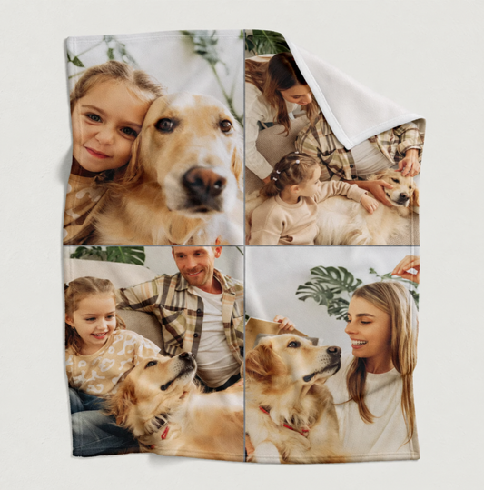 Gepersonaliseerde huisdierdeken met foto's van een hond en een gezin in vier vierkante afbeeldingen.