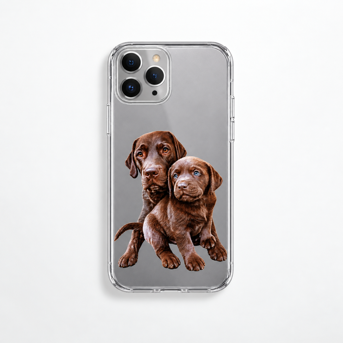 Coque de téléphone en plastique transparent avec motif de deux chiens marron.