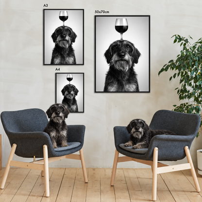 Gepersonaliseerde posters met hond en wijnglas, formaten A3 en A4, modern ingelijst.