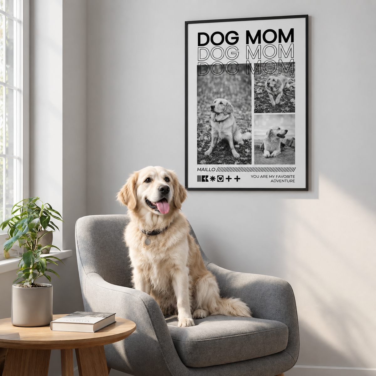 Poster personnalisé avec le texte "DOG MOM" en noir et des photos d'un chien, encadré. Chien assis sur un fauteuil gris.