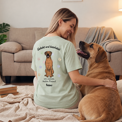T-shirt vert menthe personnalisé avec motif de chien et texte au dos.