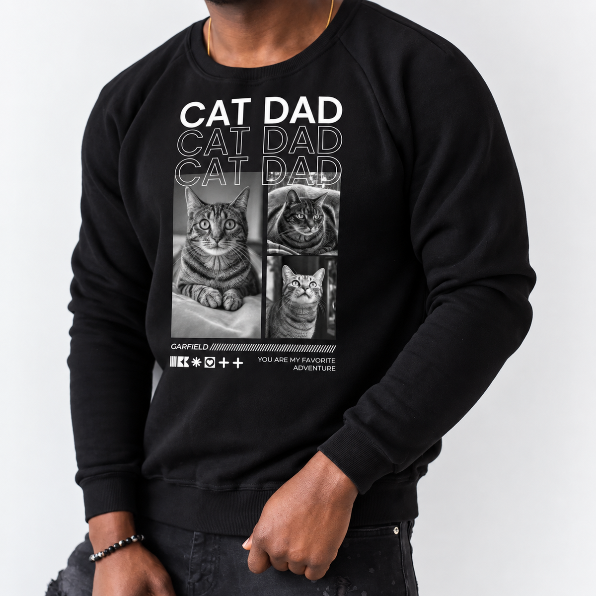 Zwarte sweater met kattenmotief en de tekst "Cat Dad", gepersonaliseerd voor kattenliefhebbers.