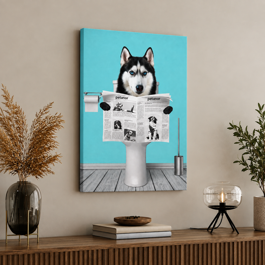 Canvas met een hond die op de wc zit en de krant leest, blauwe achtergrond.