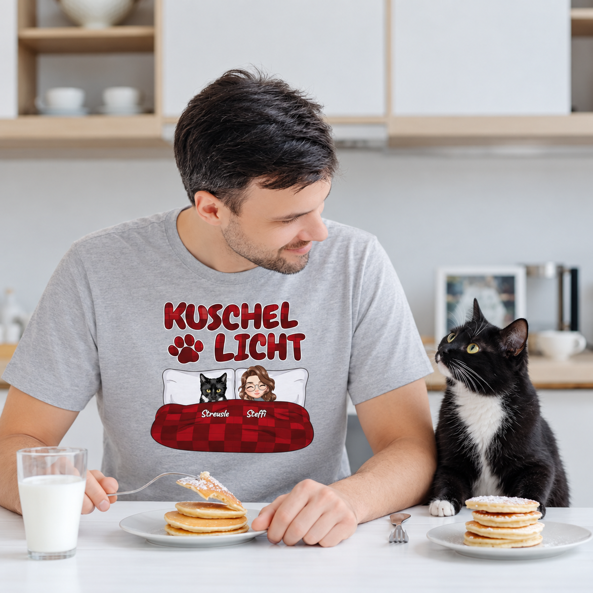 T-shirt gris personnalisé avec l'inscription "Kuschel Licht" et un dessin d'un chat et d'une personne.