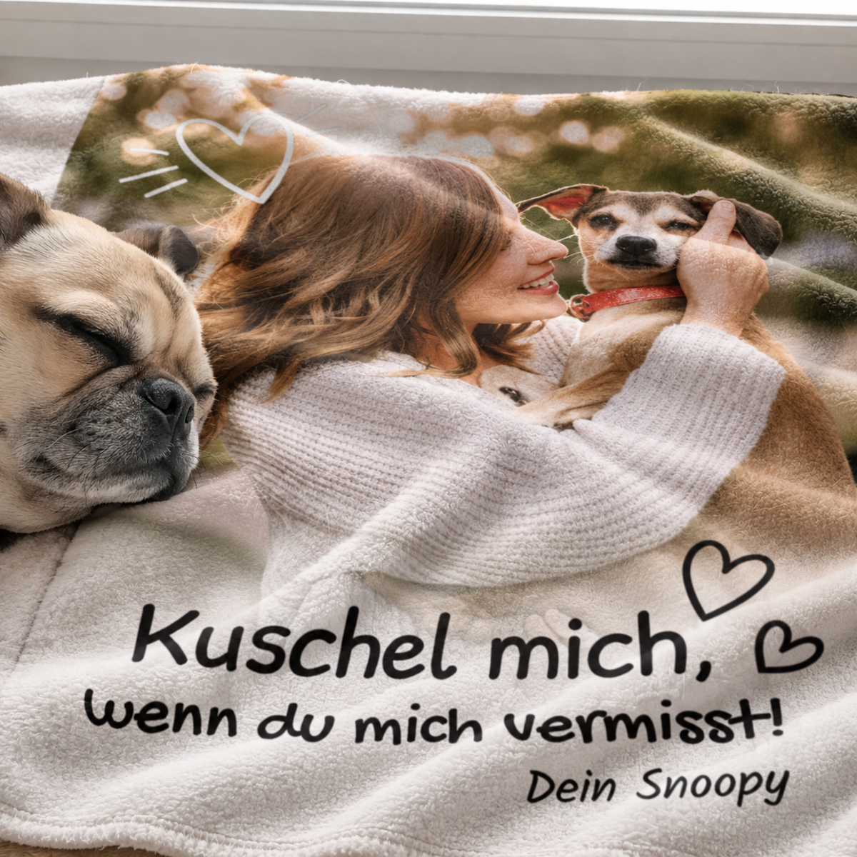 Gepersonaliseerde knusse huisdierdeken met foto en tekst in zachte kleuren. Ideaal voor hondenliefhebbers.