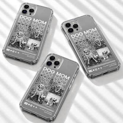 Gepersonaliseerd telefoonhoesje met hondenfoto's en de tekst "DOG MOM", transparant materiaal.