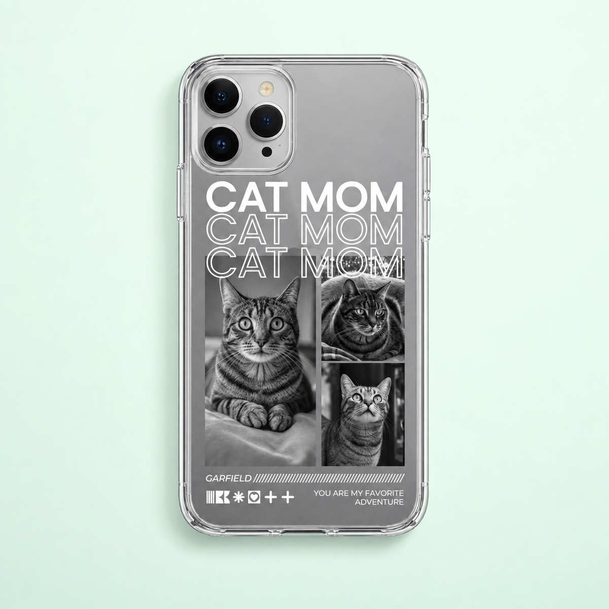 Transparant telefoonhoesje met opdruk "Cat Mom" en foto's van katten.