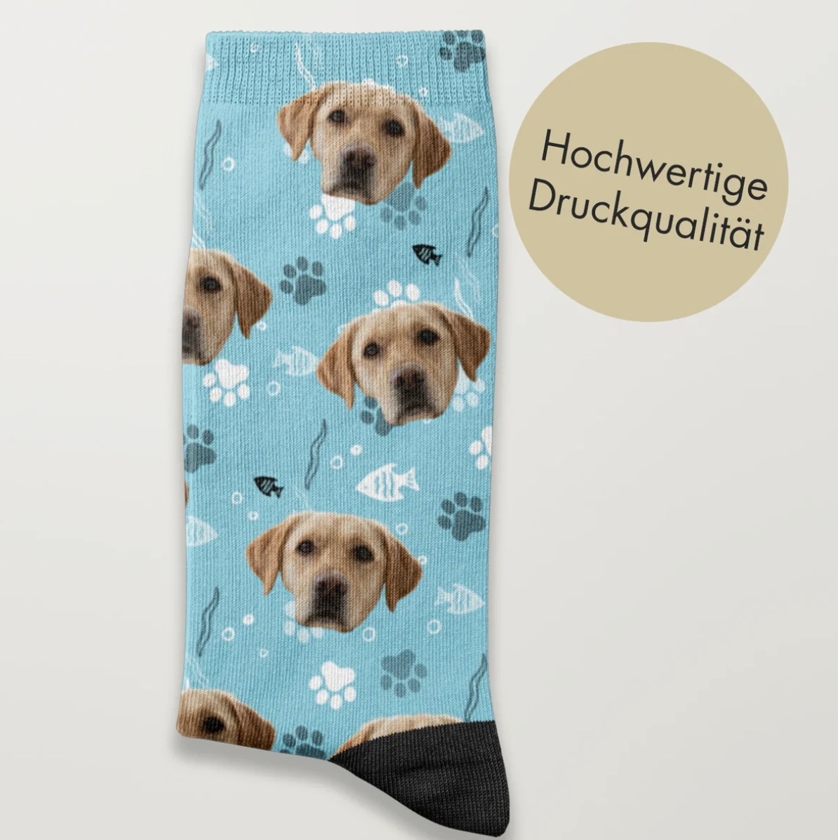 Blauwe sokken met hondenmotief en pootafdrukken, hoge printkwaliteit.