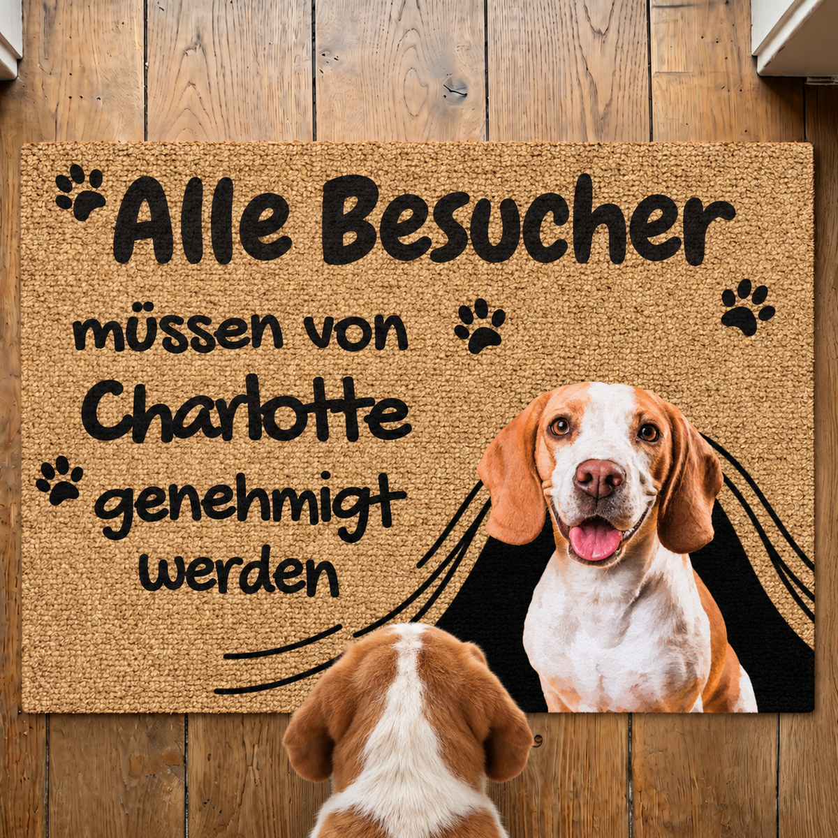 Paillasson en moquette personnalisé avec l'inscription "Alle Besucher müssen von Charlotte genehmigt werden" et motif de chien.