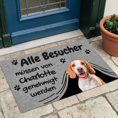 Paillasson gris personnalisé avec motif de chien et texte sur l'autorisation des visites.