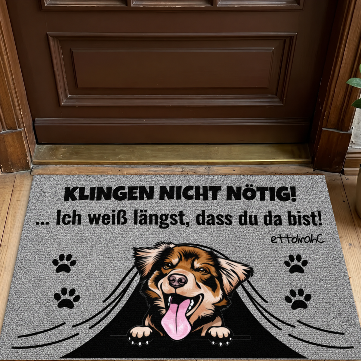 Gepersonaliseerde deurmat met hondenmotief en grijze achtergrond, tekst: "KLINGEN NICHT NÖTIG!"