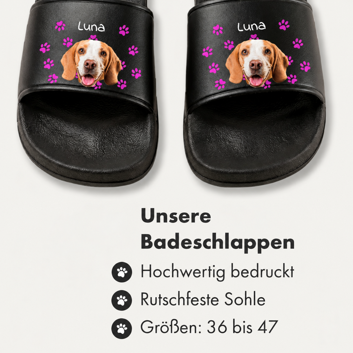 Claquettes noires avec impression personnalisée d'une tête de chien et empreintes de pattes.